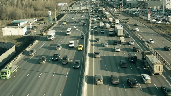 MOSCOW, RUSSIA - MARCH 24, 2020. Aerial view of Gazprom petrol filling station on the Moscow Ring Road — Stock Photo, Image