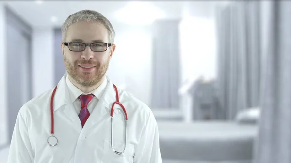 Uśmiechnięty lekarz na nowoczesnym oddziale szpitalnym — Zdjęcie stockowe