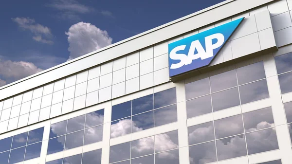 SAP SE logó egy modern épület tetején. Szerkesztői konceptuális 3D-s renderelés — Stock Fotó