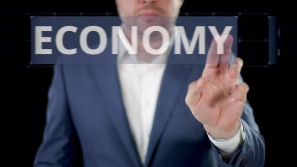 Geschäftsmann wählt digitale Optionen für ECONOMY, SOCIETY und UMWELT auf modernem Touchscreen-Display — Stockvideo