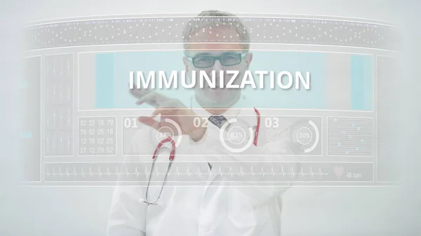 IMMUNIZATION Tab und ein Arzt am futuristischen Computer — Stockfoto