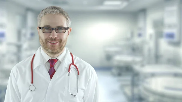 Médico sonriente en el quirófano moderno de un hospital — Foto de Stock