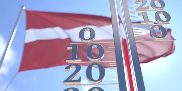 Θερμόμετρο δείχνει 0 μηδενική θερμοκρασία του αέρα κοντά κυματίζει σημαία της Λετονίας. Πρόγνωση καιρού εννοιολογική 3D απόδοση — Φωτογραφία Αρχείου