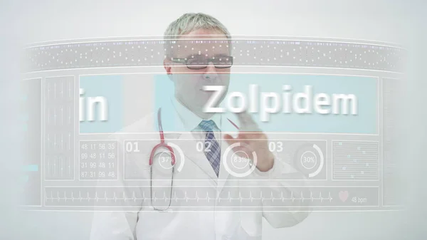 Doctor scrolls to ZOLPIDEM γενόσημο όνομα φαρμάκου σε οθόνη αφής — Φωτογραφία Αρχείου