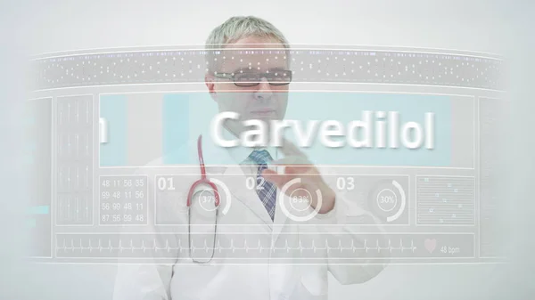 CARVEDILOL γενόσημο όνομα του φαρμάκου κύλησε από ένα γιατρό σε μια σύγχρονη οθόνη — Φωτογραφία Αρχείου