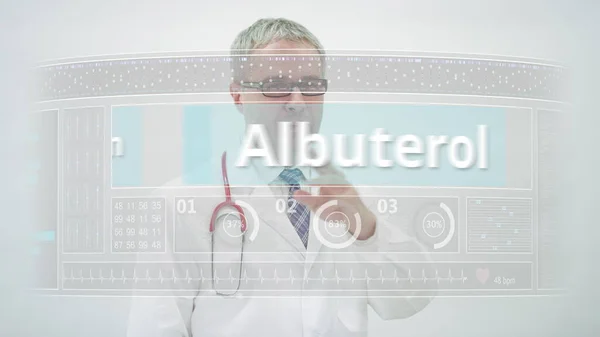 Doktor dokunmatik ekranda ALBUTEROL jenerik uyuşturucu adına kayar — Stok fotoğraf