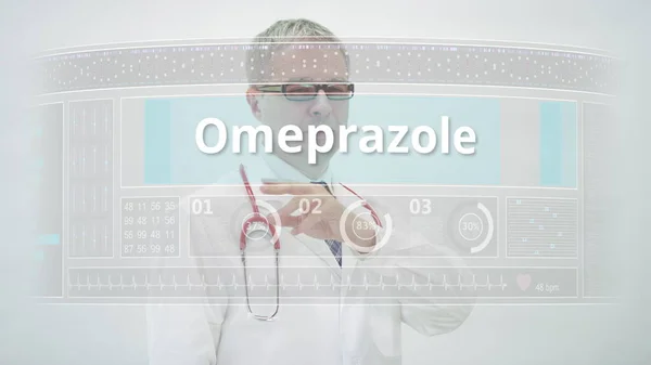 OMEPRAZOLE 라는 평범 한 마약 이름이 현대적 인 화면에 있는 의사에 의해 검색되었다 — 스톡 사진