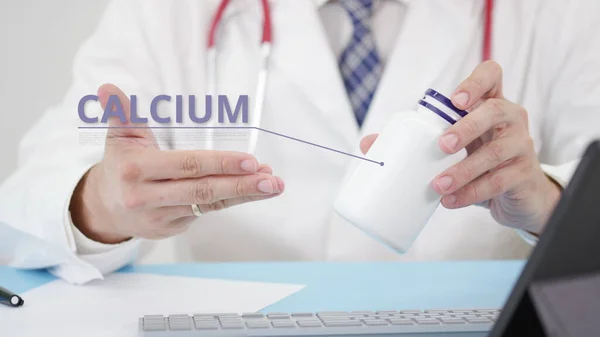 Bir hastaya genel bir CALCIUM tanımlaması — Stok fotoğraf