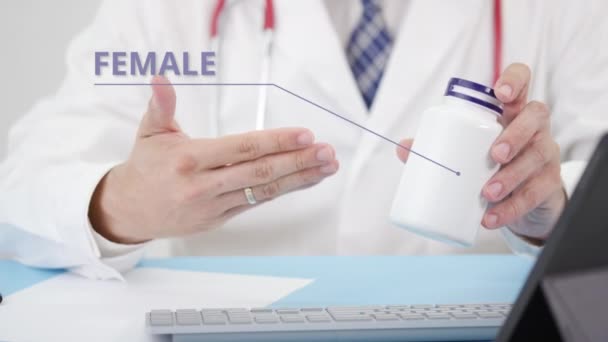 Läkaren talar om en generisk FEMALE COMPLEX på sin arbetsplats — Stockvideo