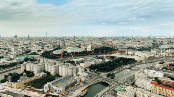 Aerial zoom i bild av Moskva Kreml, Ryssland — Stockvideo
