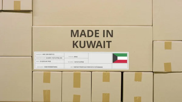 Cartón con texto impreso MADE IN KUWAIT y bandera. Concepto logístico almacén —  Fotos de Stock