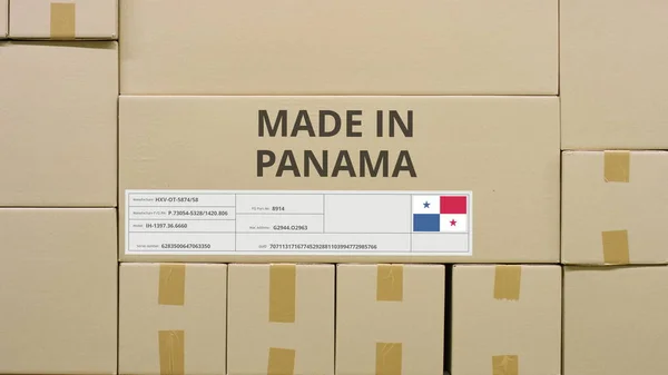 Caja de cartón con texto impreso MADE IN PANAMA entre otros cuadros —  Fotos de Stock