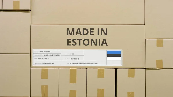 存储中纸盒上的ESTONIA文字和标志标签 — 图库照片