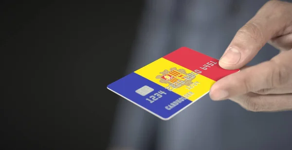 Πιστωτική τραπεζική κάρτα με εκτυπωμένη σημαία της Ανδόρας. Φανταστικοί αριθμοί — Φωτογραφία Αρχείου