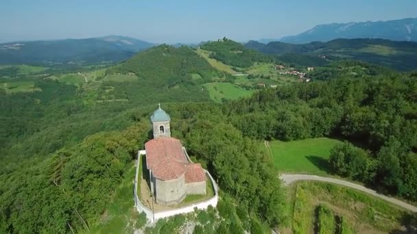 Kostel Panny Marie Sněhu Vinicemi Kopci Nad Údolím Vipava Střední — Stock video