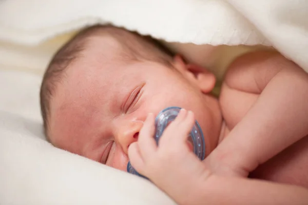 Bambino Ragazzo Dormire Con Succhietto Bocca — Foto Stock