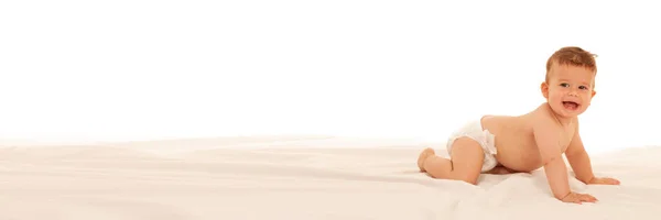 Счастливый Мальчик Игре Кровати Изолированы Над Белым — стоковое фото