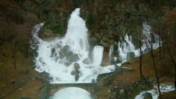 Wodospad Rzece Hubelj Źródło Ciężkim Deszczu — Wideo stockowe