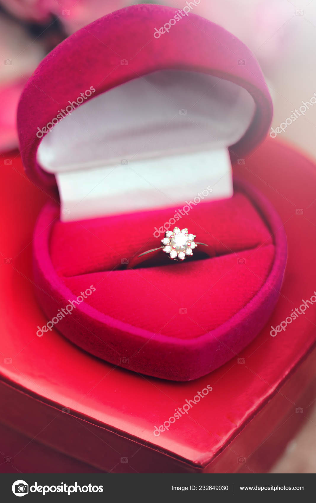ring box pink