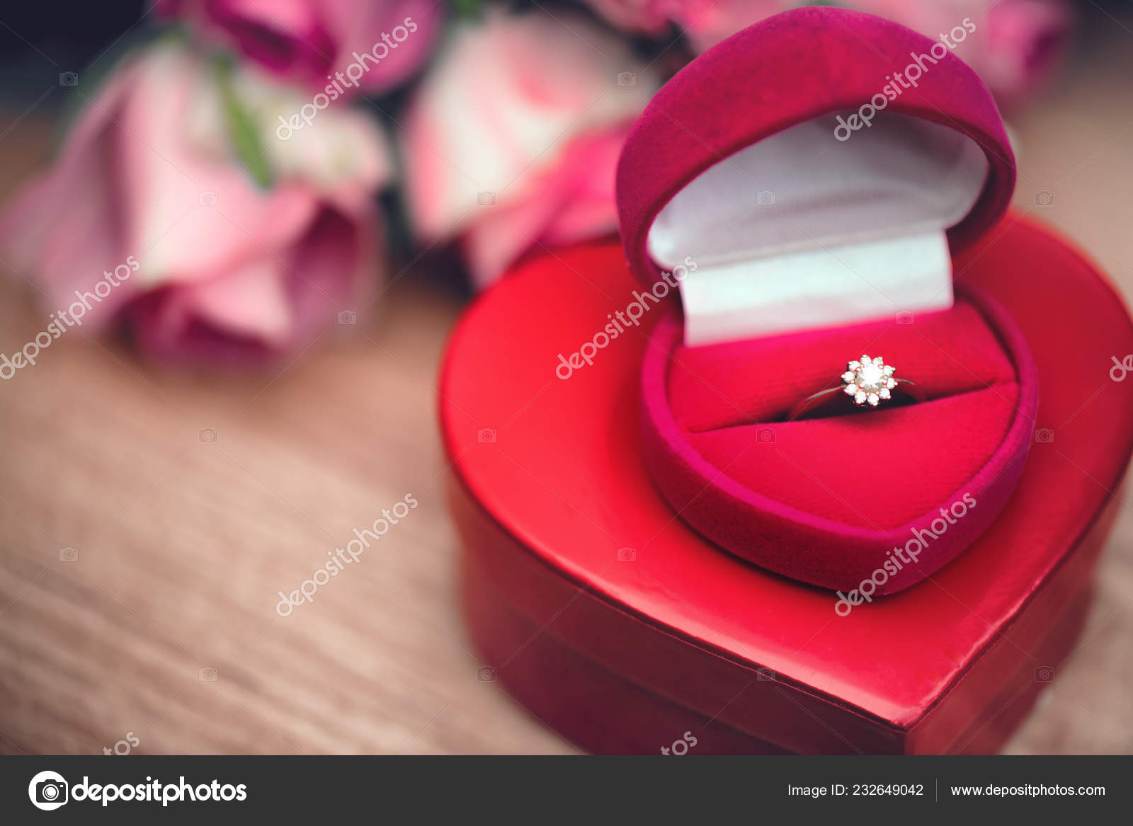 ring box pink