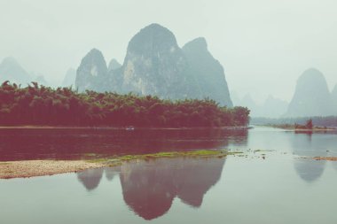 Guilin, Li Nehri ve karstik Dağları'nın peyzaj. Bulunan antik şehir, Xingping, Yangshuo County, Guilin, Guangxi, China.