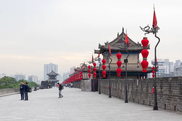 Xian China Mei 2018 Toeristen Wandeling Stadsmuur Van South Gate — Stockfoto