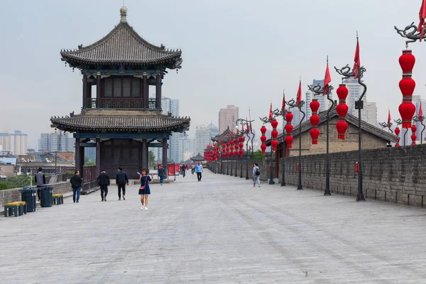 Xian China Mei 2018 Toeristen Wandeling Stadsmuur Van South Gate — Stockfoto