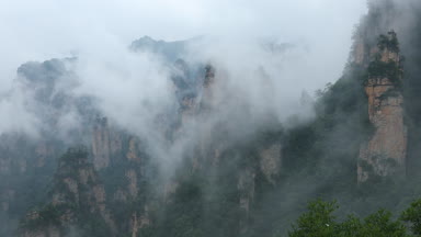 Zhangjiajie Forest Park. Kanyon yükselen dev ayağı dağlar. Hunan eyaleti, Çin.