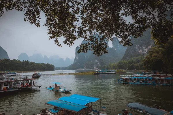 Fluss Lijiang Fluss Ausflugsboote Der Anlegestelle Der Stadt Xingping China — Stockfoto