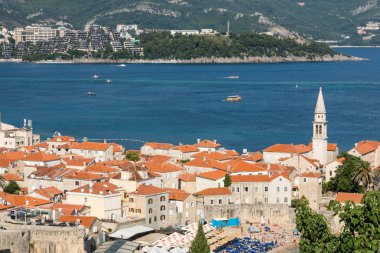 Budva Riviera kalenin tarihi kent gözlem güverteden panoramik manzaralı. Budva. Karadağ.