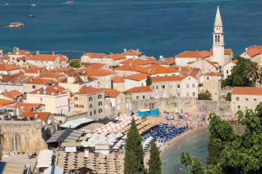 Budva Riviera kalenin tarihi kent gözlem güverteden panoramik manzaralı. Budva. Karadağ.