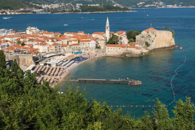 Budva Riviera kalenin tarihi kent gözlem güverteden panoramik manzaralı. Budva. Karadağ.