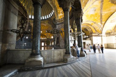 Istanbul, Türkiye - 20 Ağustos 2018: Ayasofya Müzesi (Ayasofya, Ayasofya) iç, Istanbul, Türkiye.