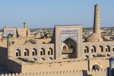 Ana anıtlar Hiva, Özbekistan'ın panoramik manzarasını. UNESCO Dünya Mirası Orta Asya'da.