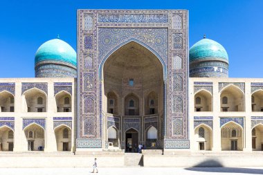Buhara, Özbekistan - 01 Eylül 2018: Mir-i Arap Medresesi (Miri Arap Medresesi) Buhara, Özbekistan