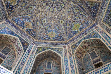 Semerkant, Özbekistan 'daki Registan Meydanı Camii ve Madrasah kompleksi