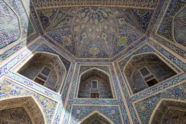 Semerkant, Özbekistan 'daki Registan Meydanı Camii ve Madrasah kompleksi