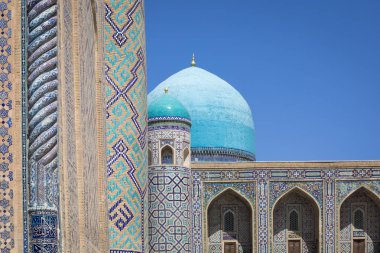 Semerkant, Özbekistan 'daki Registan Meydanı Camii ve Madrasah kompleksi