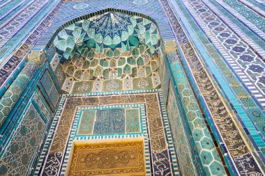 Ayrıntı, tarihsel Kutsal Mezarlık Şahi Zinda Semerkand, Özbekistan'a cephe.