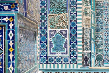 Ayrıntı, tarihsel Kutsal Mezarlık Şahi Zinda Semerkand, Özbekistan'a cephe.