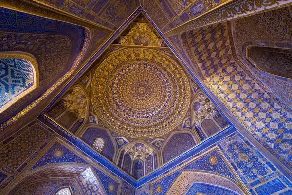 Samarkand Uzbekistán Agosto 2018 Interior Mezquita Tilya Kori Madraza Situada — Foto de Stock