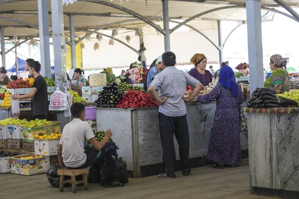 Tashkent Uzbekistan August 2018 People Chorsu Bazaar Tashkent Uzbekistan — Stock Photo, Image