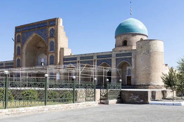 Πρόσοψη Του Norbut Biy Madrasah Στο Κοκάντ Ουζμπεκιστάν — Φωτογραφία Αρχείου