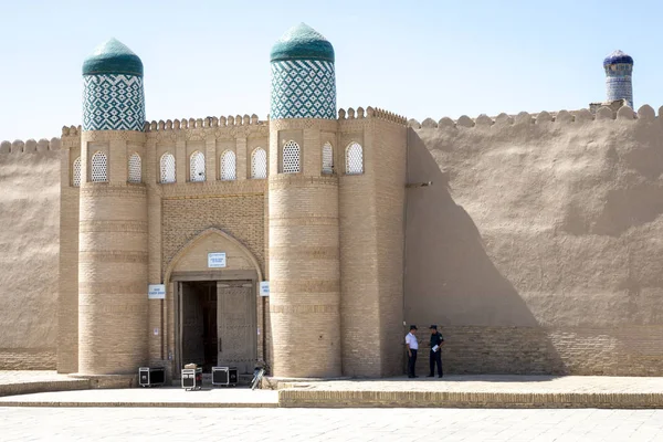 Věžičkami Východní Brána Chiva Světového Dědictví Unesco Uzbekistánu Střední Asie — Stock fotografie