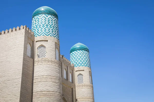 Двойные Турбины Восточных Ворот Хивы Всемирное Наследие Юнеско Узбекистане Центральной — стоковое фото