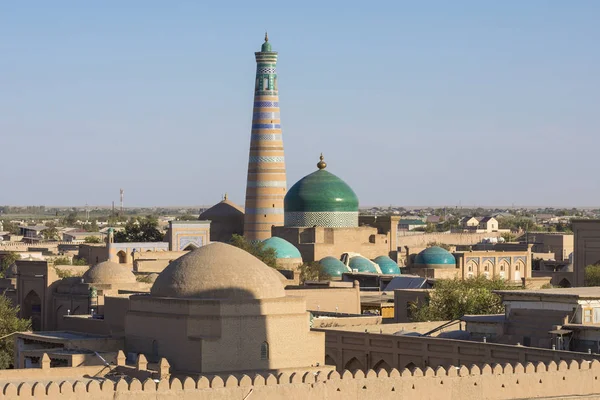 乌兹别克斯坦希瓦主要纪念碑全景 教科文组织在中亚的世界遗产遗址 — 图库照片