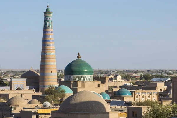 乌兹别克斯坦希瓦主要纪念碑全景 教科文组织在中亚的世界遗产遗址 — 图库照片