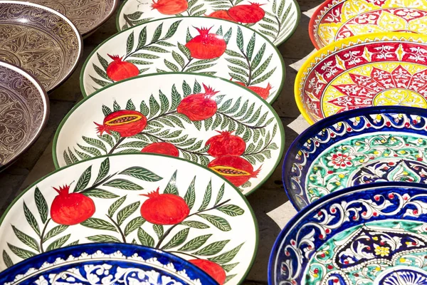 Bukhara Ouzbekistan Septembre 2018 Assiettes Pots Sur Marché Rue Dans — Photo