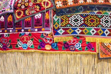 Buhara, Özbekistan - 01 Eylül 2018: Yurts Özbekistan, geleneksel el sanatları ve desenleri.