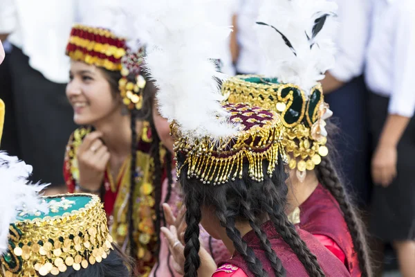 Chiwa Usbekistan August 2018 Volkstänzer Führen Traditionellen Tanz Auf Lokalen — Stockfoto